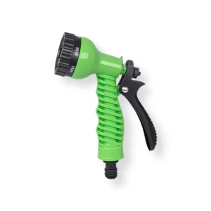 Nozzle semprotan air hijau dengan pengatur semprotan dan tuas hitam